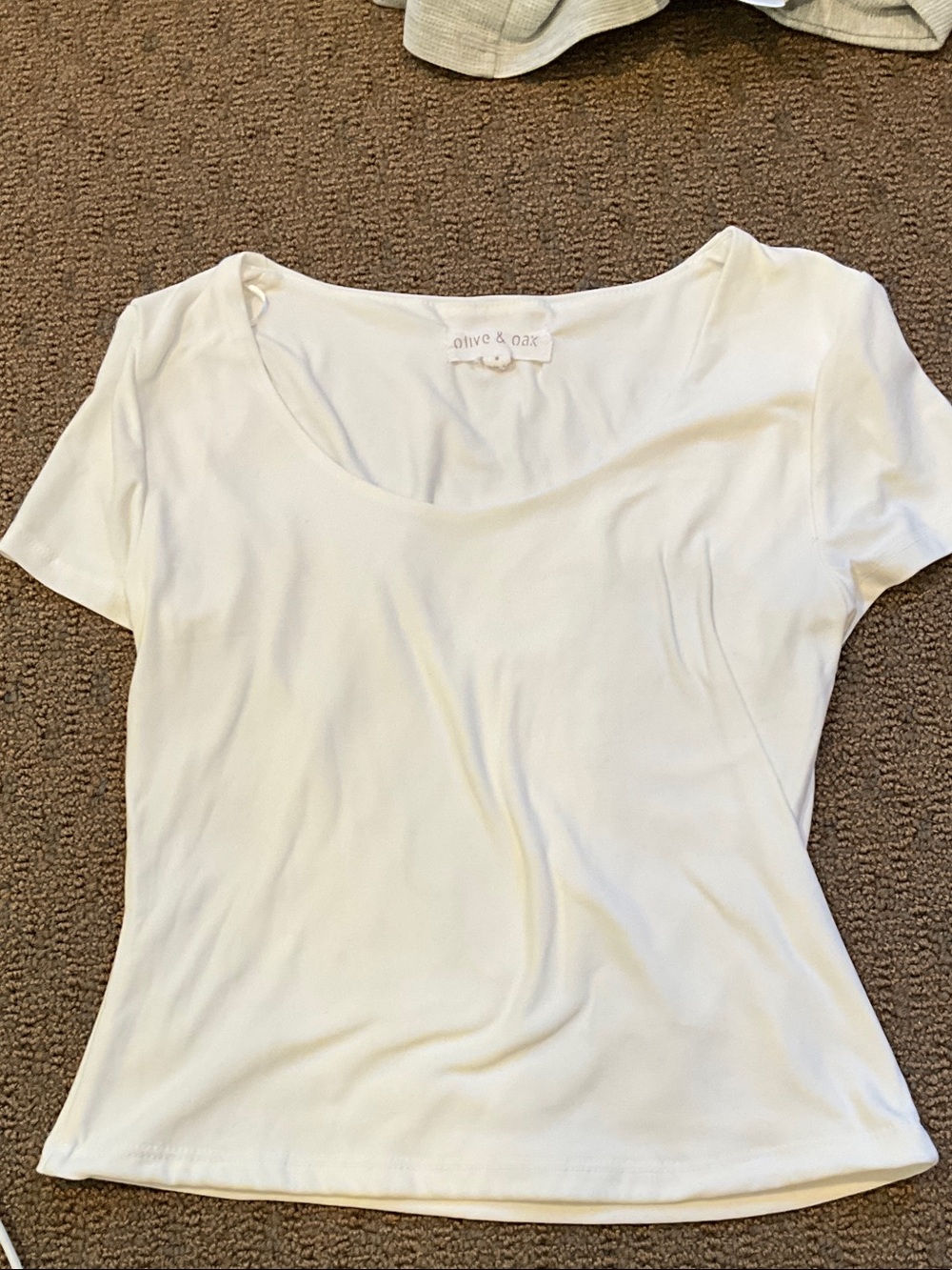 Olive & Oak White Scoop Neck Short Sleeve Tee